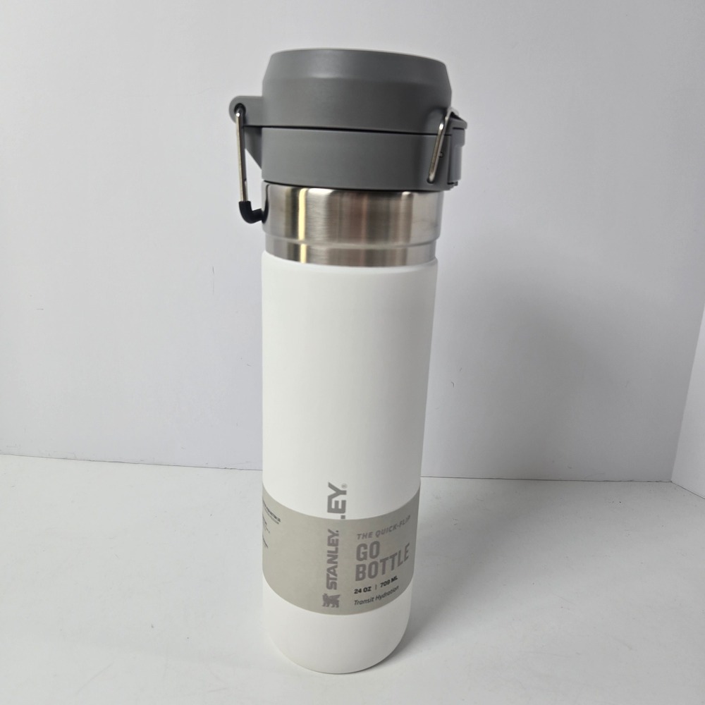 Stanley Quick-Flip Go Bottle 24oz Polar White Stainless Steel Water Bottle NEW